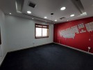 مكتب طابق سابع في مجمع فاخر للايجار في شارع مكة، مساحة المكتب 90م