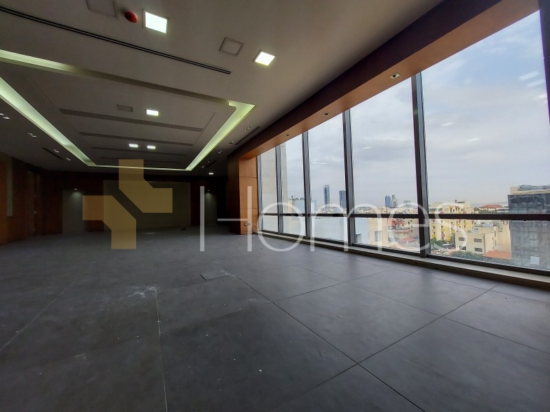 A 4th-floor office for rent in Zahran, with a building area of 387m