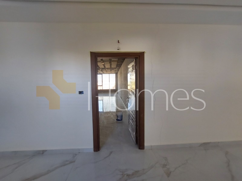 First floor office with an open space for rent in Abdoun office area125m
