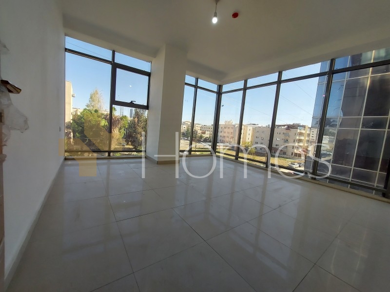 First floor office on two streets near 8th circle Office area is 143m