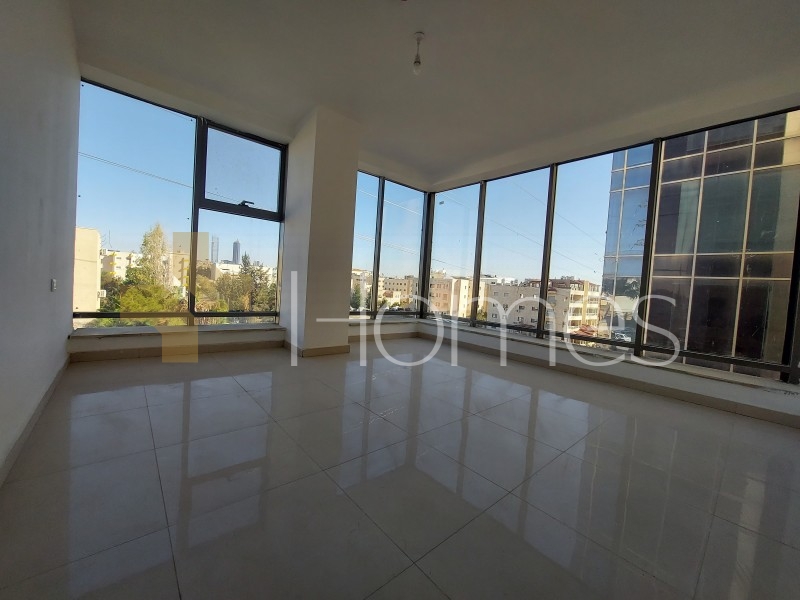 Second floor office with distinctive view near 8th circle, 135m