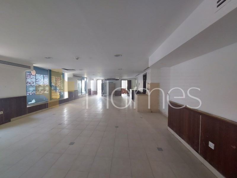 Commercial showroom in lively area for rent in Abdoun 216m