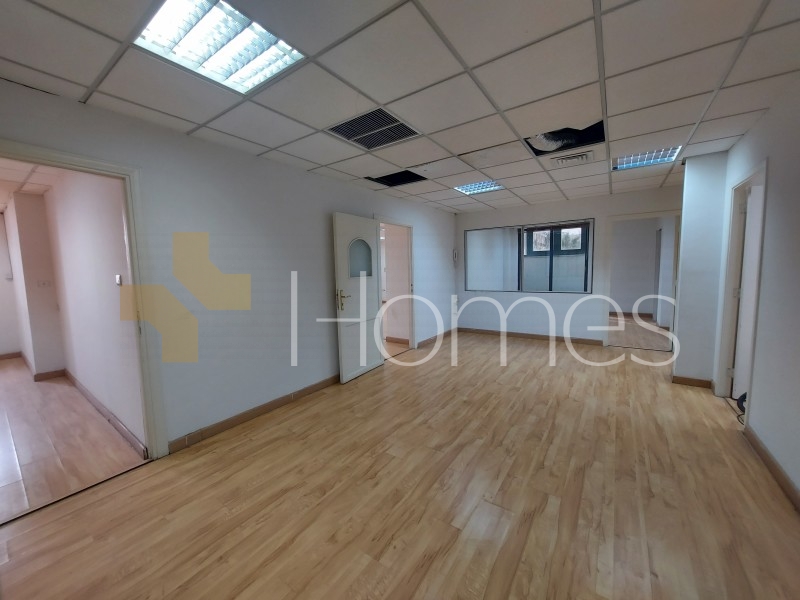 Office on a lively street for rent in Al Shmeisani, of 165m