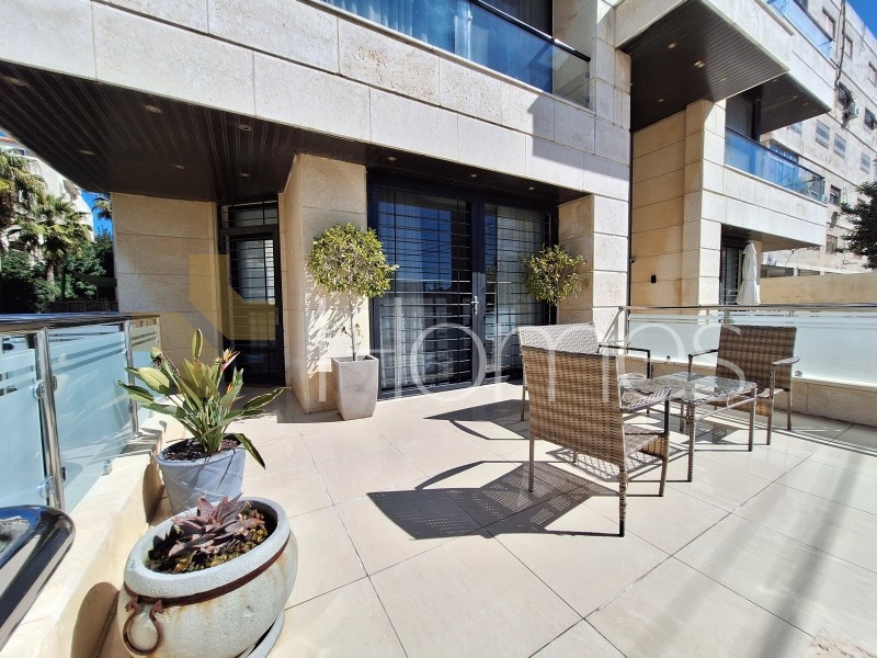Ground floor with terrace for rent in Sweifeyeh 100m