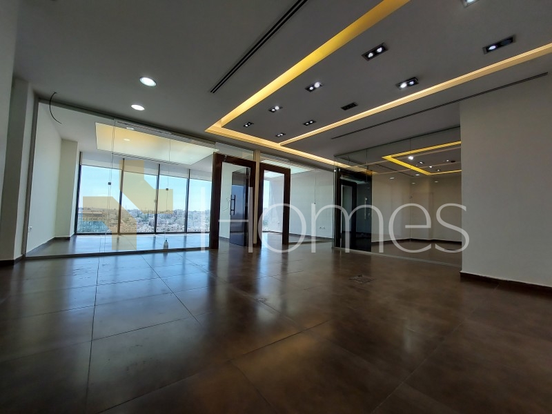 Office with luxurious finishes for rent in Al Abdali, an area of 140m