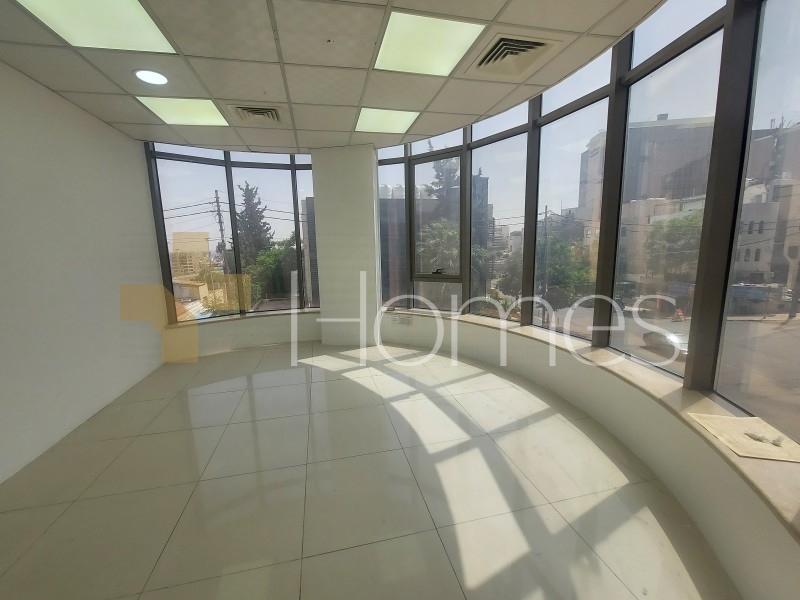 مكتب طابق اول طابقي للايجار في الشميساني، مساحة المكتب 180م