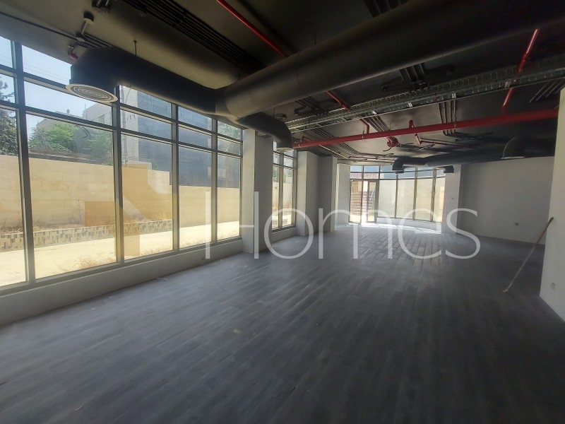 Flat floor office for rent in Al Shmeisani with office area of 180m
