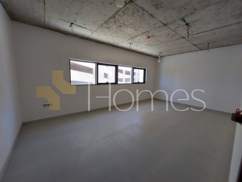 First floor office in a modern building for rent in Sweifeyeh of 117m