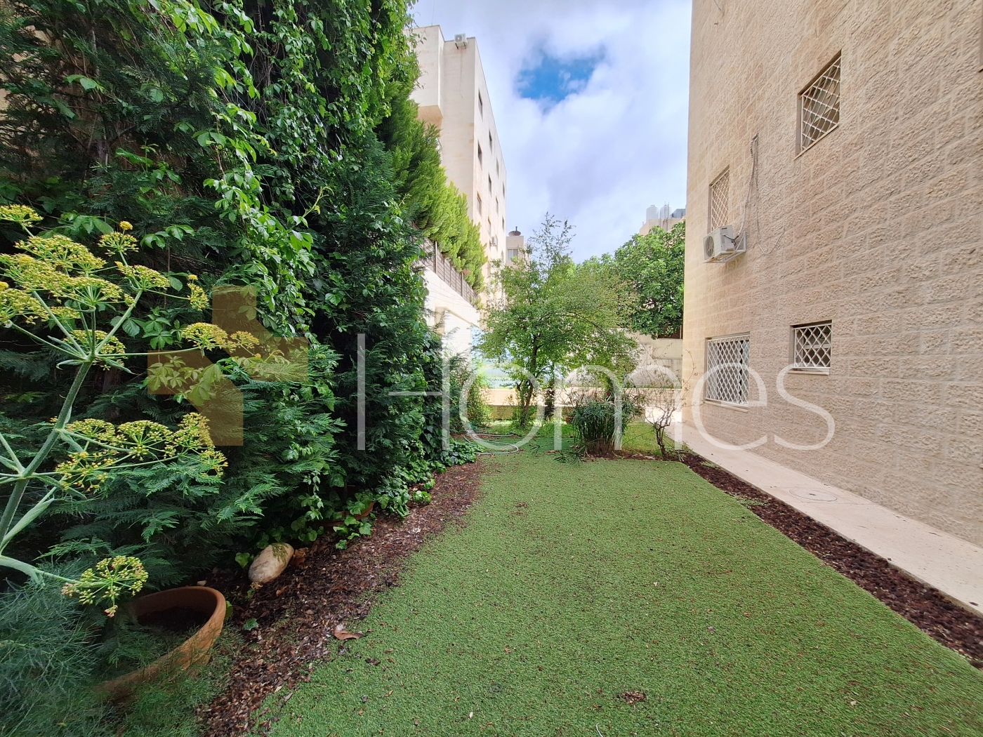 Ground floor apartment with a garden for rent in Khalda 360m