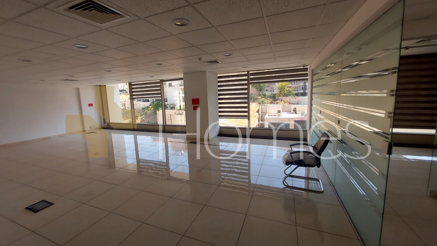 Front office with glass facades for rent in Wadi Saqra, area of 450m