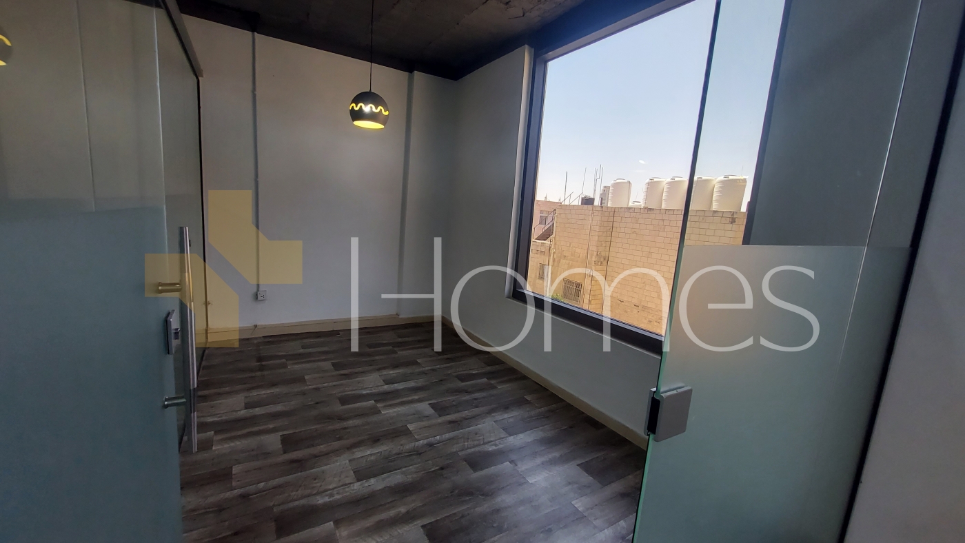 First floor office ready for use for rent in Al Abdali office area 90m