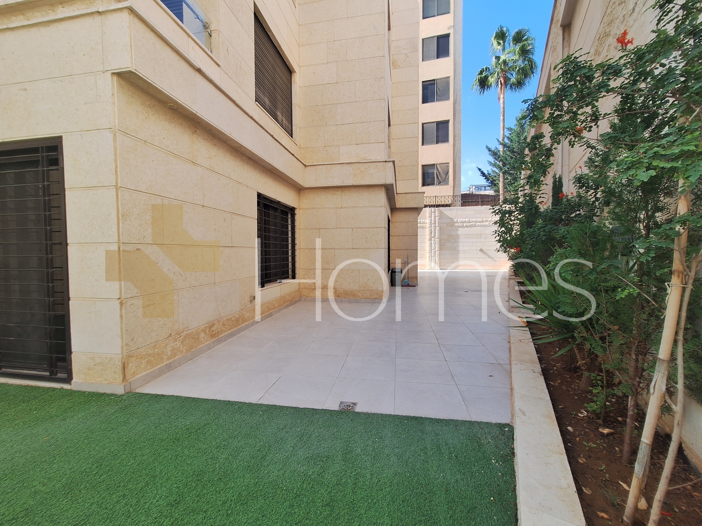 Apartment with a garden for rent in Sweifeyeh