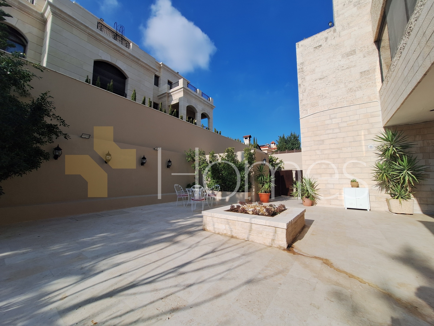 Flat ground floor apartment for rent in Abdoun 350m