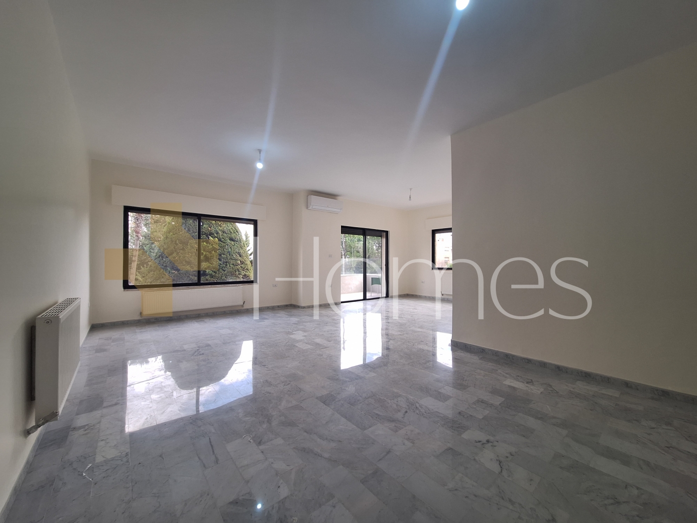 First floor apartment for rent in Dair Ghbar 182m