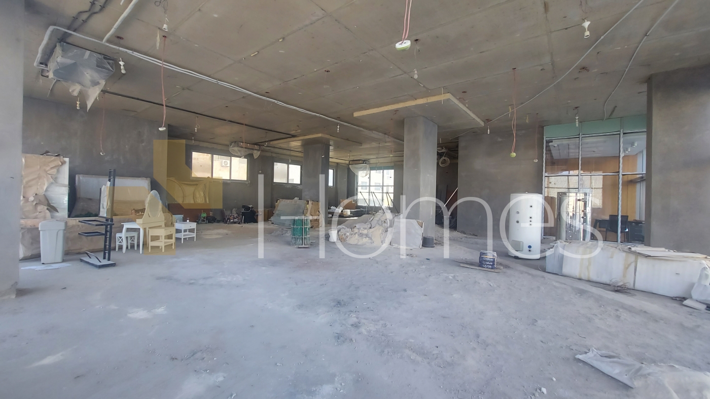 commercial showroom for rent in Abdoun. Showroom area 400m.
