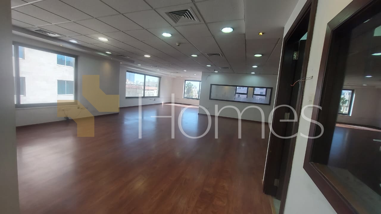 Large first floor office for rent on Mecca Street an office area 260m
