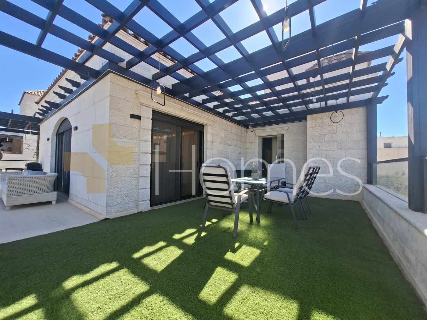 Flat roof for rent in Al-Thuhair with a building area of 120m