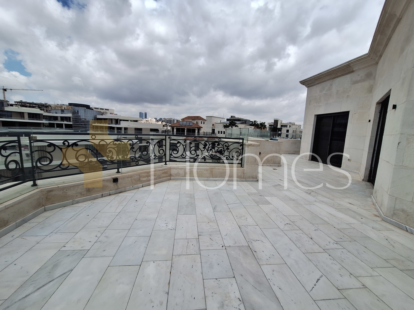 Roof for rent in Abdoun