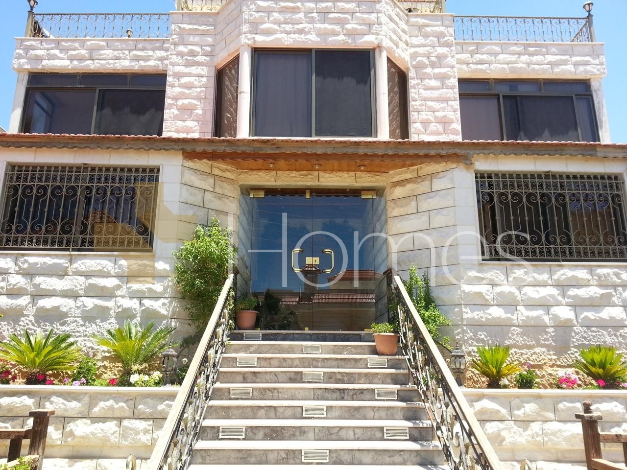 Furnished standalone villa for rent in Dabouq a building area of 600m
