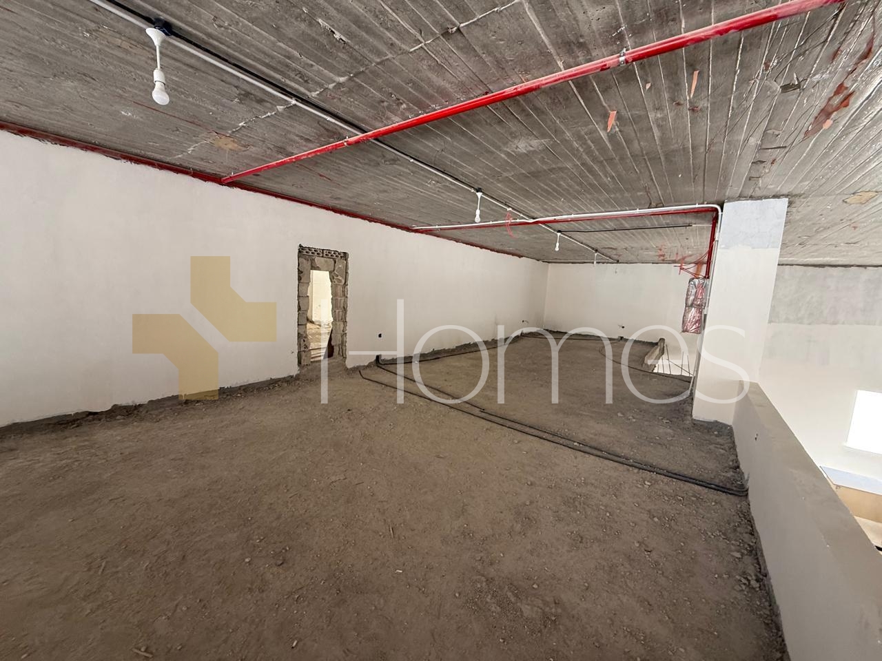 Prime commercial showroom for rent in khalda 277m