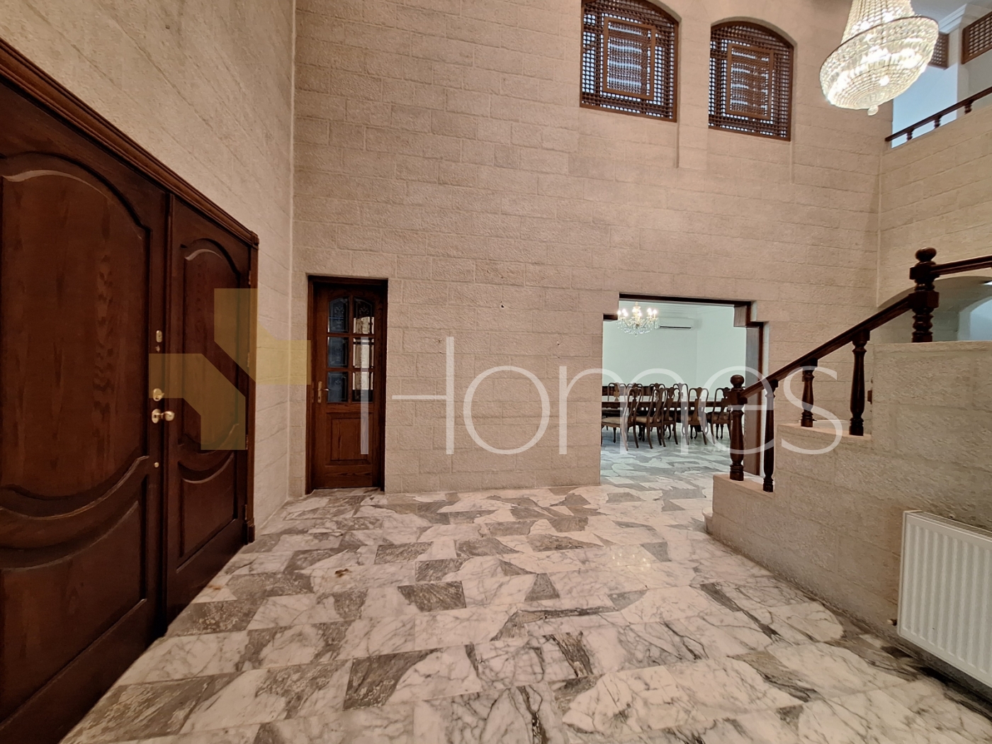 Standalone villa for rent in Abdoun with a building area of 850m