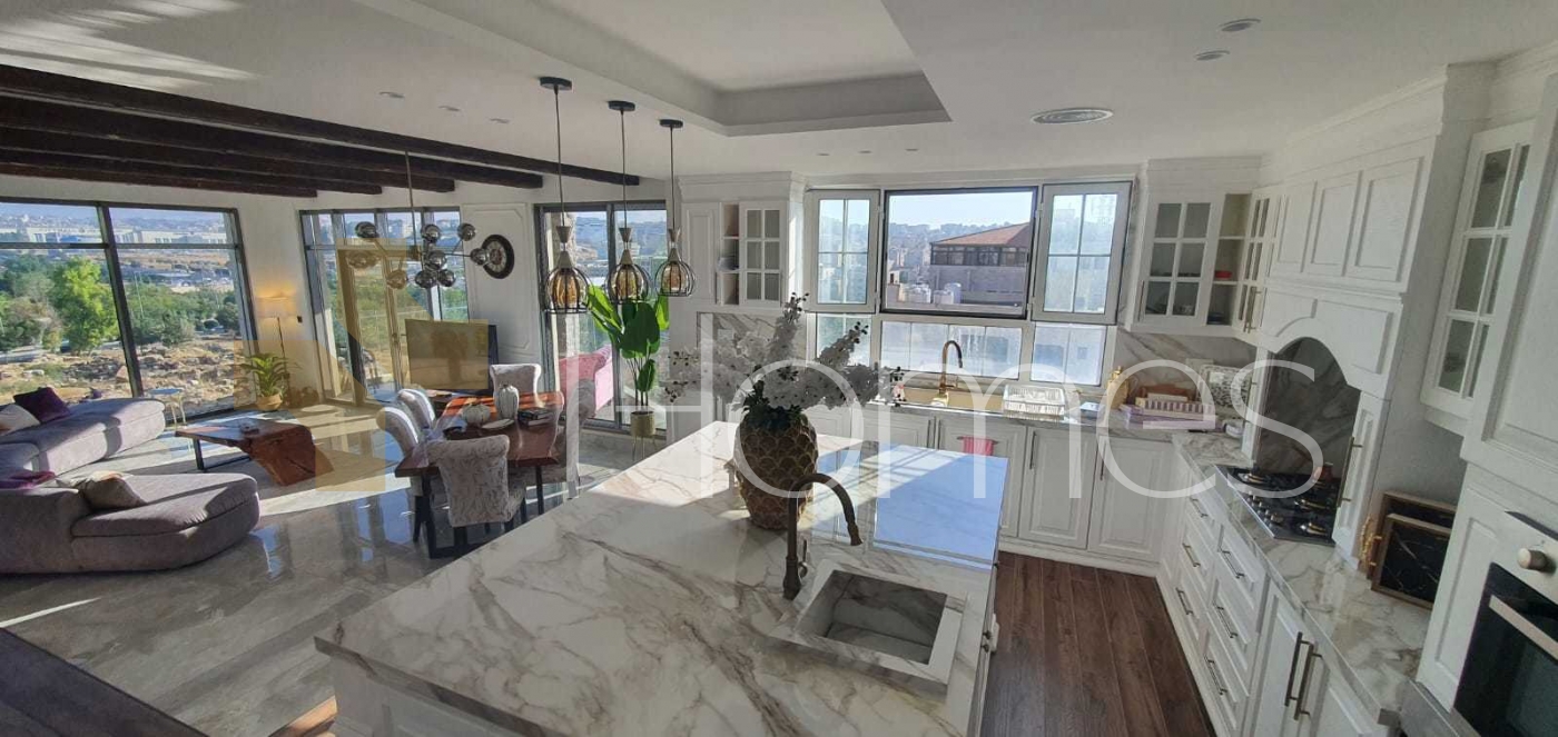 Flat second floor apartment for rent in Al-Jandawil with a building area of 200m