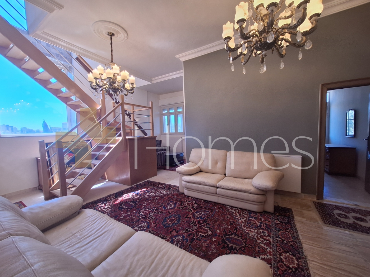 Duplex last floor with roof for rent in Shmeisani 350m