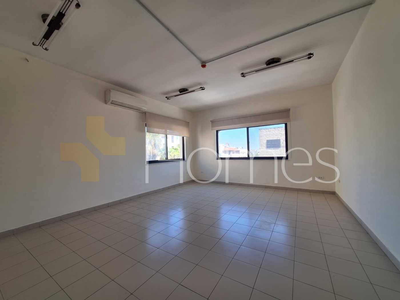Office for rent in Shmeisani, with an office space of  352m