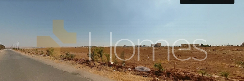 Land for sale on two streets on Airport Road, with an area of 1,000m