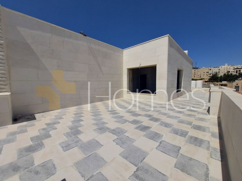Last floor with roof and terrace for sale in Khalda 240m 