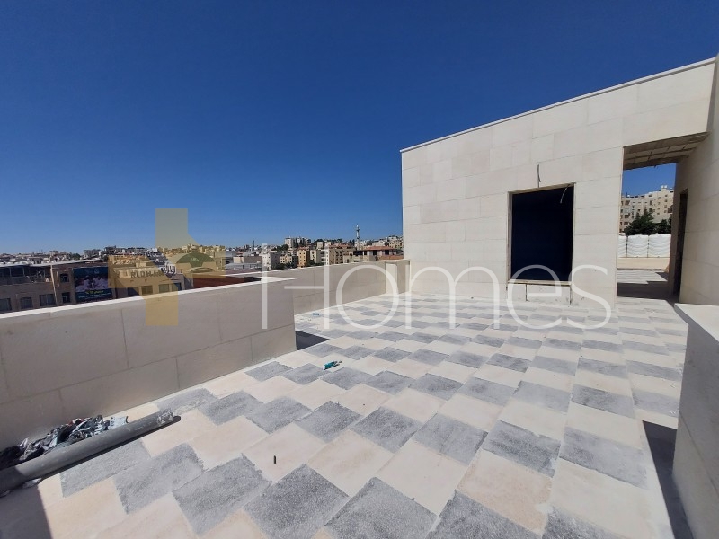 Last floor with roof and terrace for sale in Khalda 240m 