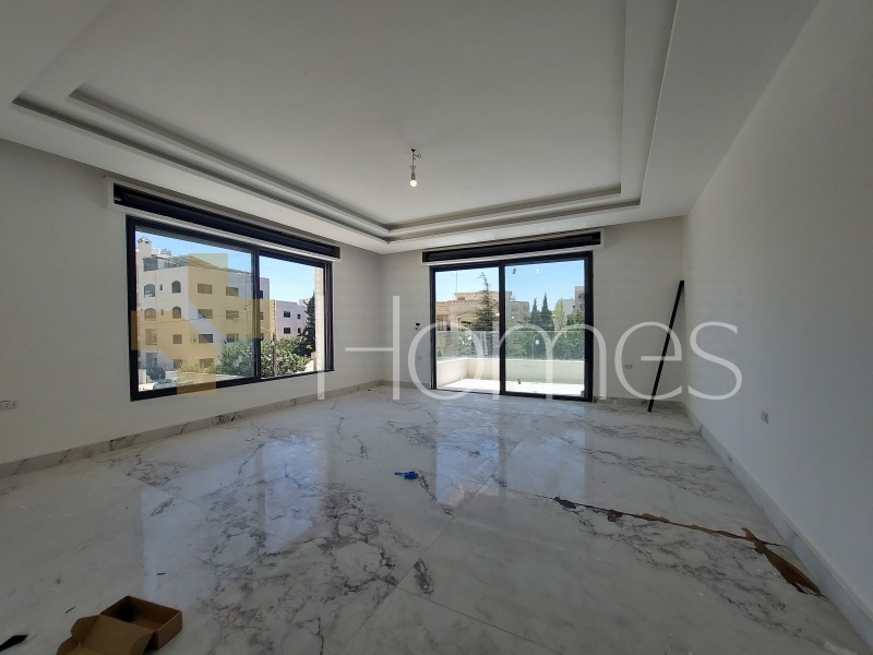 1st floor apartment for sale in Khalda 200m