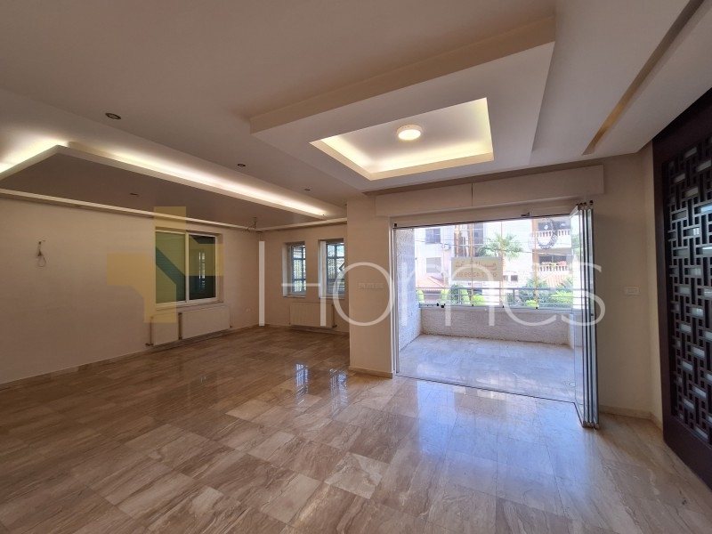 Flat 1st floor apartment for sale in Dair Ghbar 270m