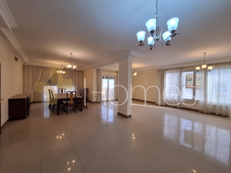 Third floor apartment for sale in Dair Ghbar 280m