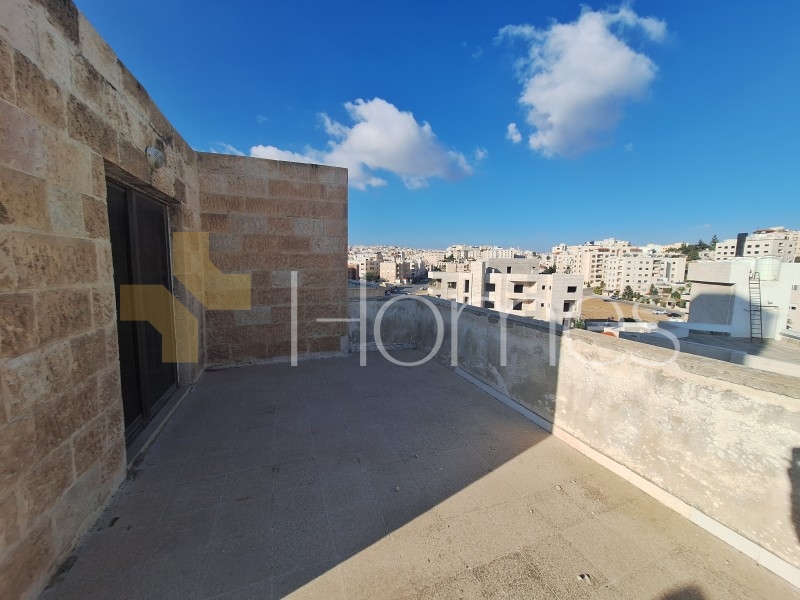 Last floor with roof for sale in Tlaa Al Ali 232m