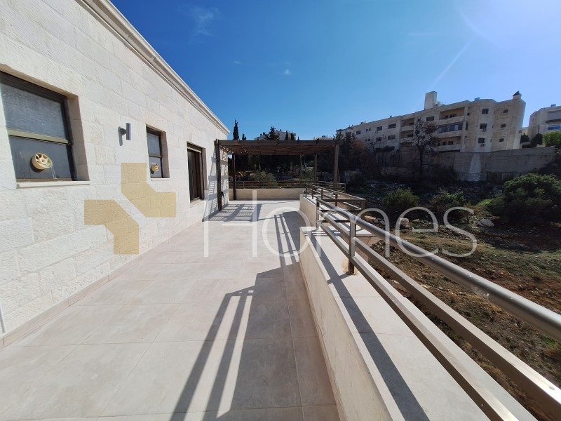 Flat roof with terrace for sale in Khalda with a total area of 615m
