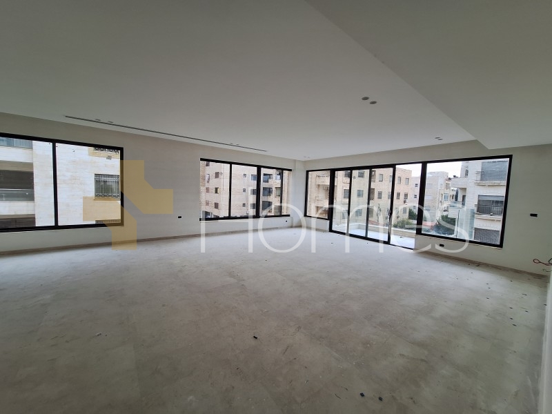 Second floor apartment for sale in Abdoun 260m