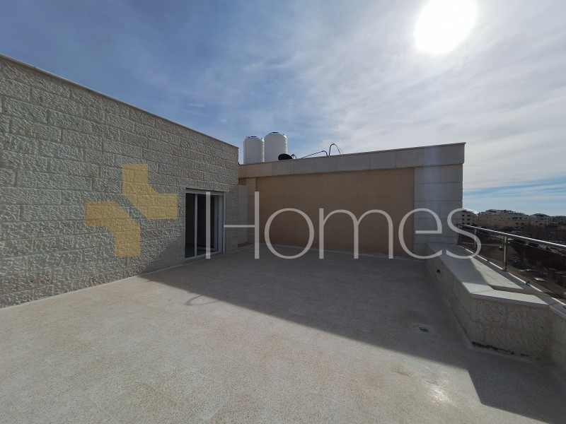 Flat and duplex last floor with roof for sale in Khalda 303m