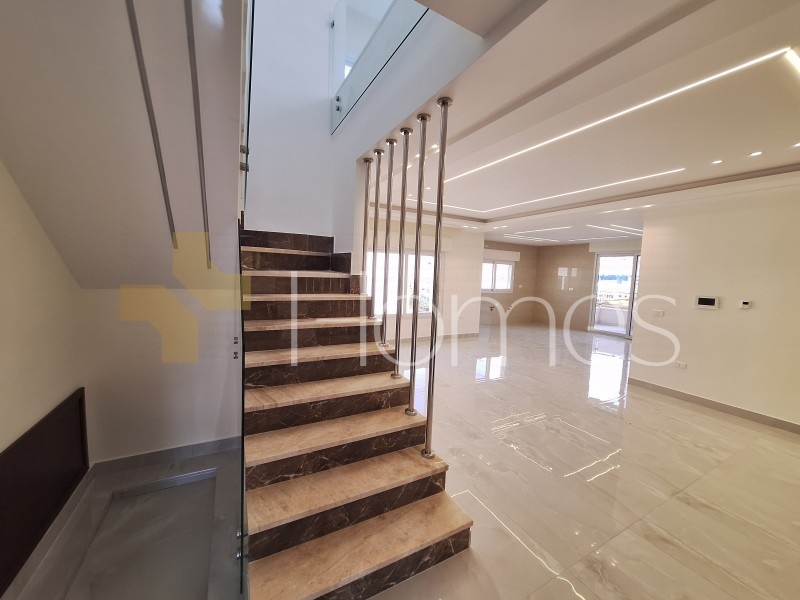 Flat and duplex last floor with roof for sale in Khalda 256m