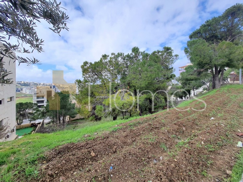 Land with special price in Rujm Omaish, with an area of 998m