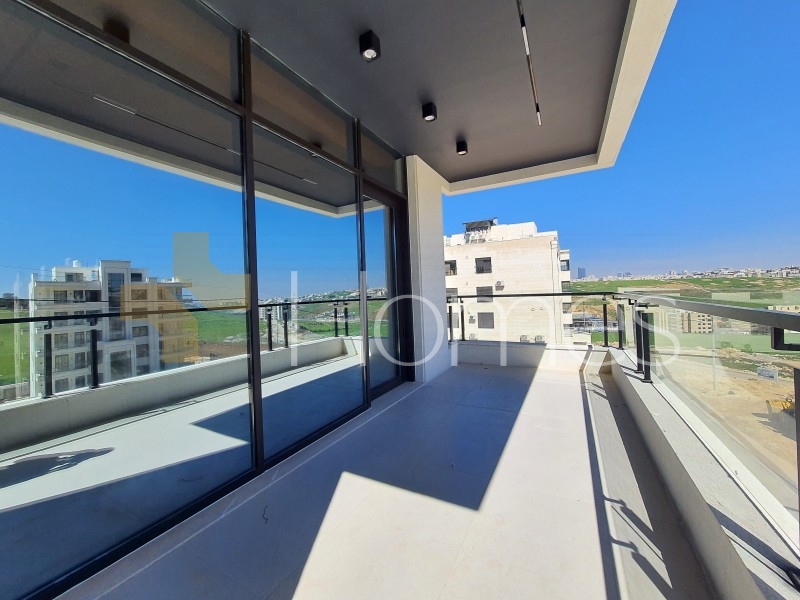 شقة طابق اول للبيع في رجم عميش، بمساحة بناء 225م