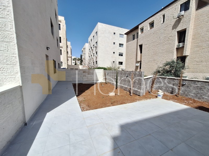 شقة ارضية مع حديقة للبيع في الشميساني بمساحة بناء 220م