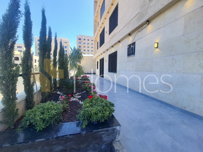 Apartment with garden for sale in Airport Road an area of 165m