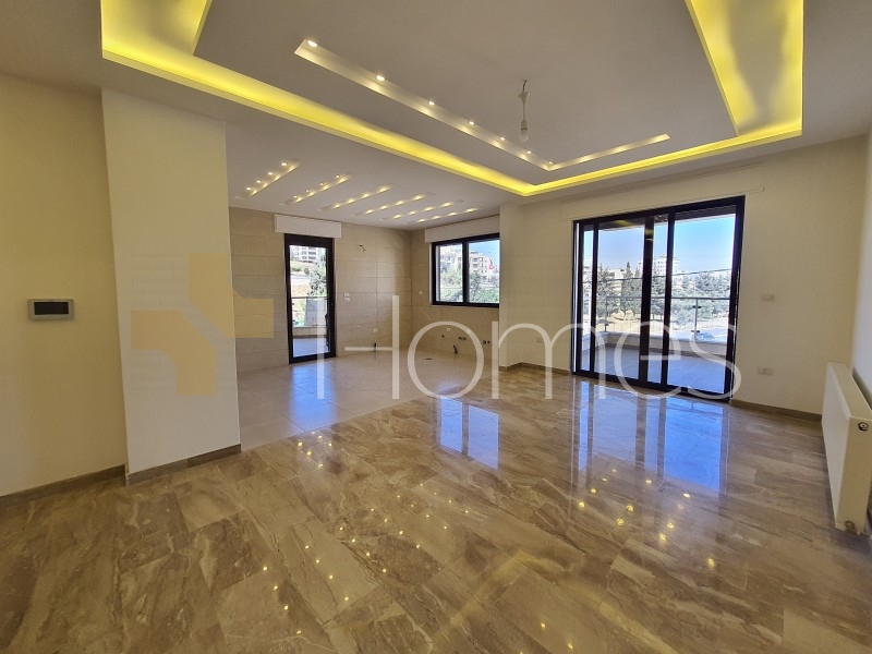 Second floor apartment for sale in Airport Road building area of 200m