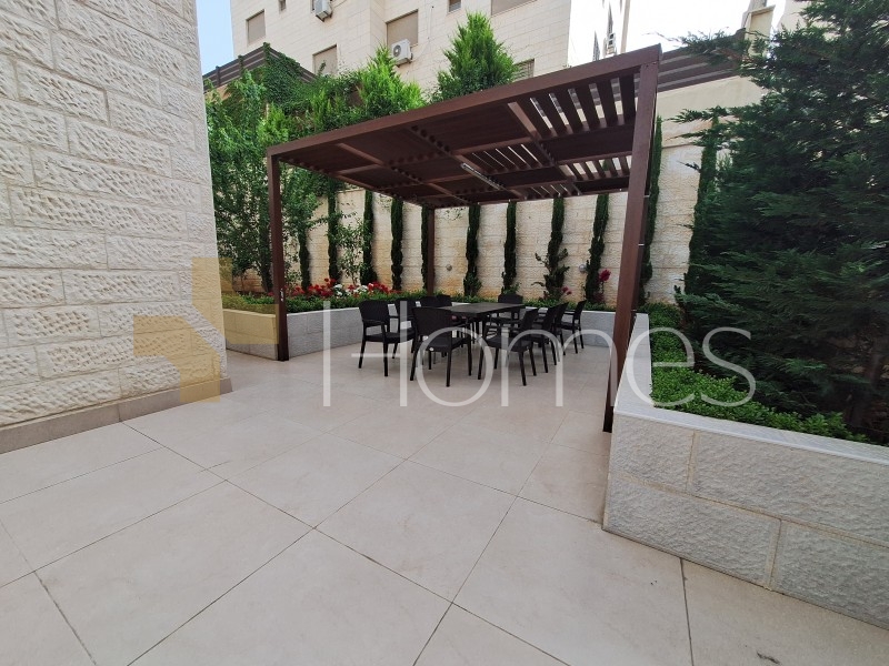 Apartment with garden for sale in Umm Al-Summaq 192m