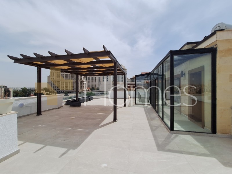 Flat floor with roof for sale in Um Uthaina-Four Seasons Hotel- 400m