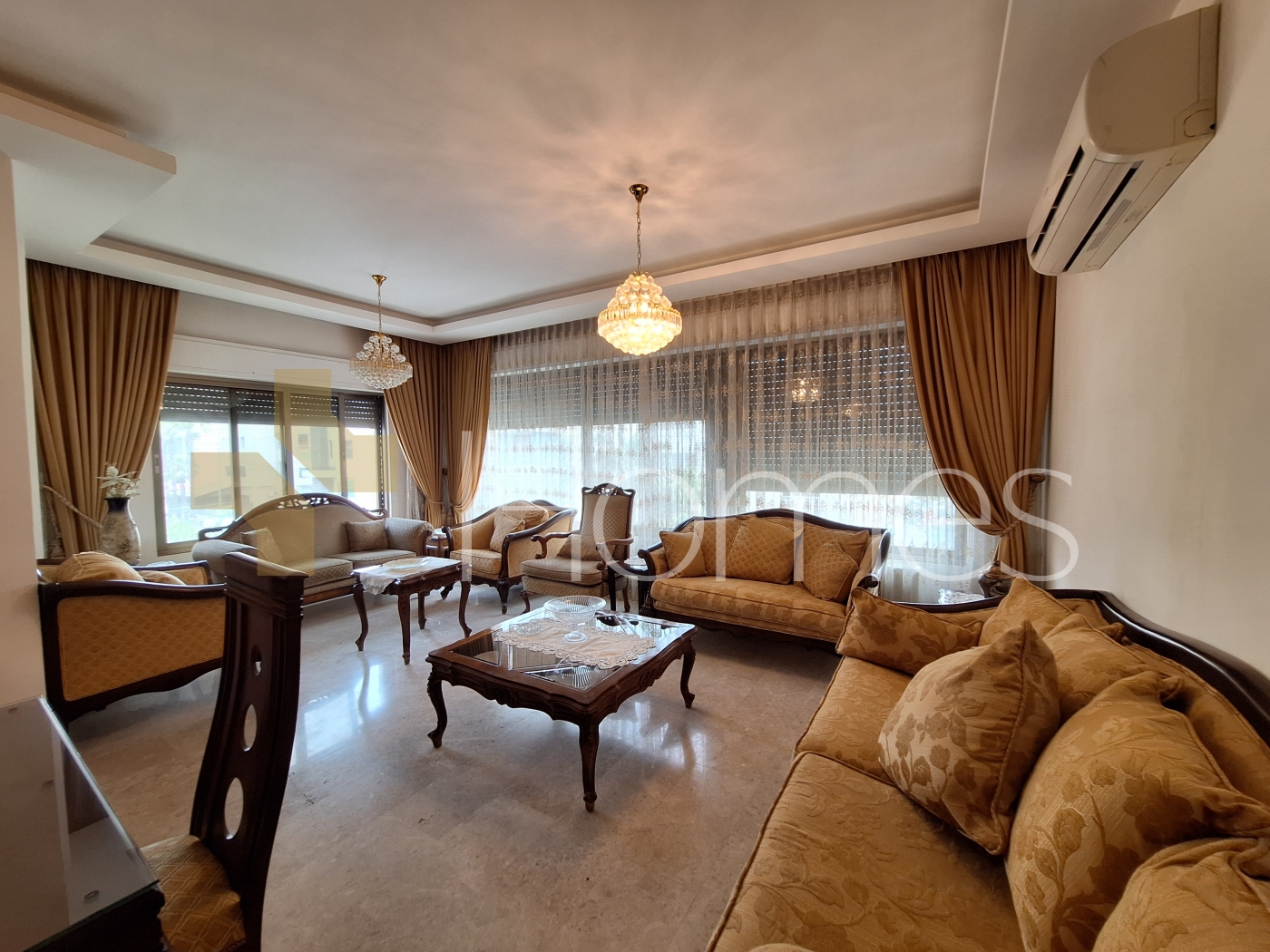Second floor apartment for sale in Sweifieh 180m