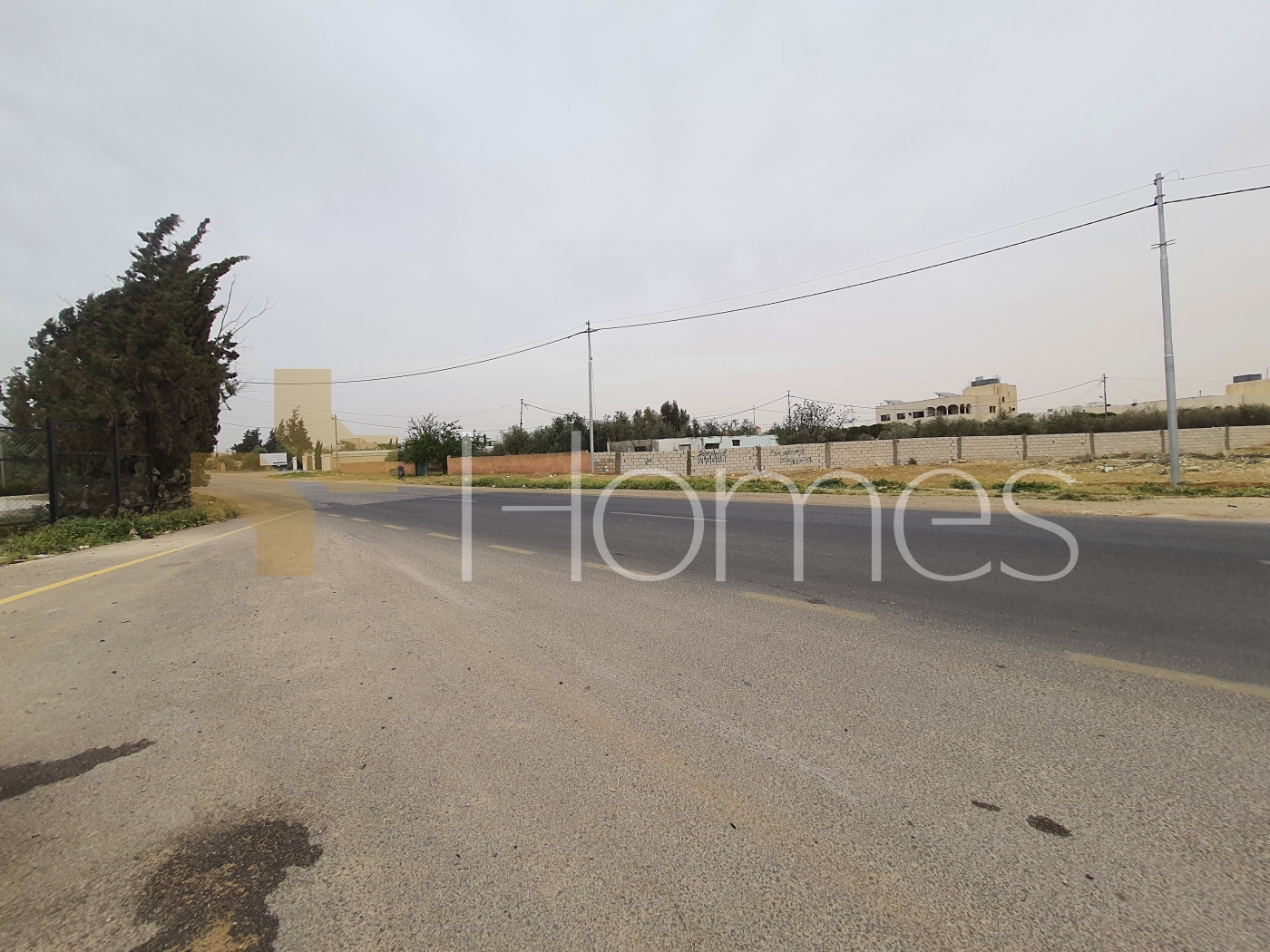 Land for sale on airport road, with a land area of 5,400m