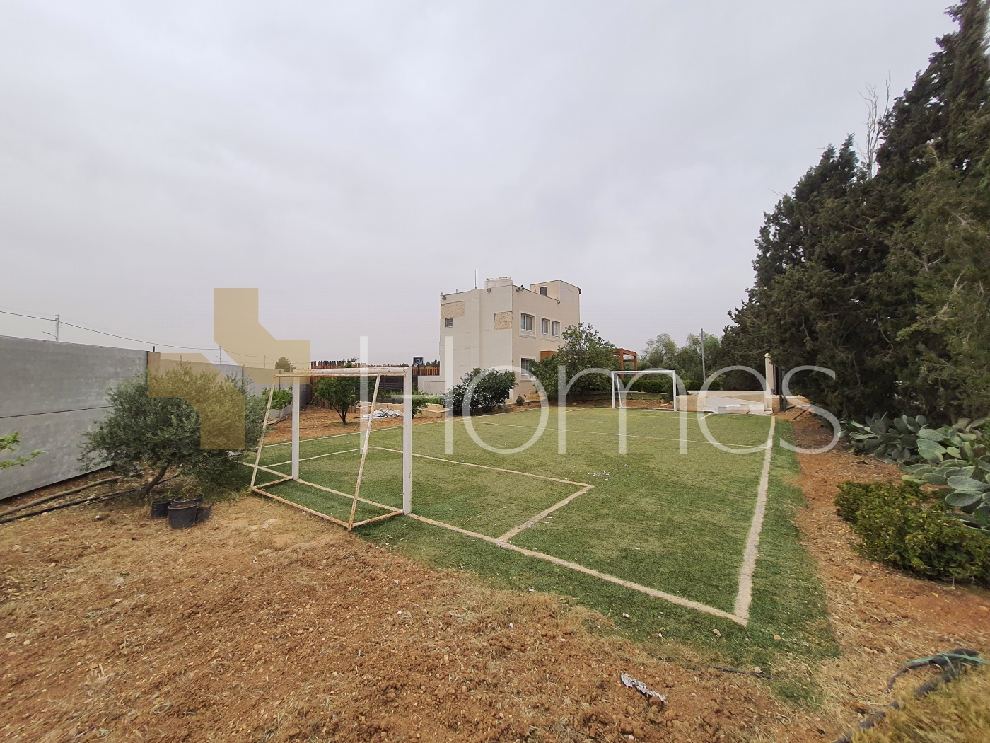 Villa for sale on Airport Road - Al-Tunaib, with land area of 5,400m