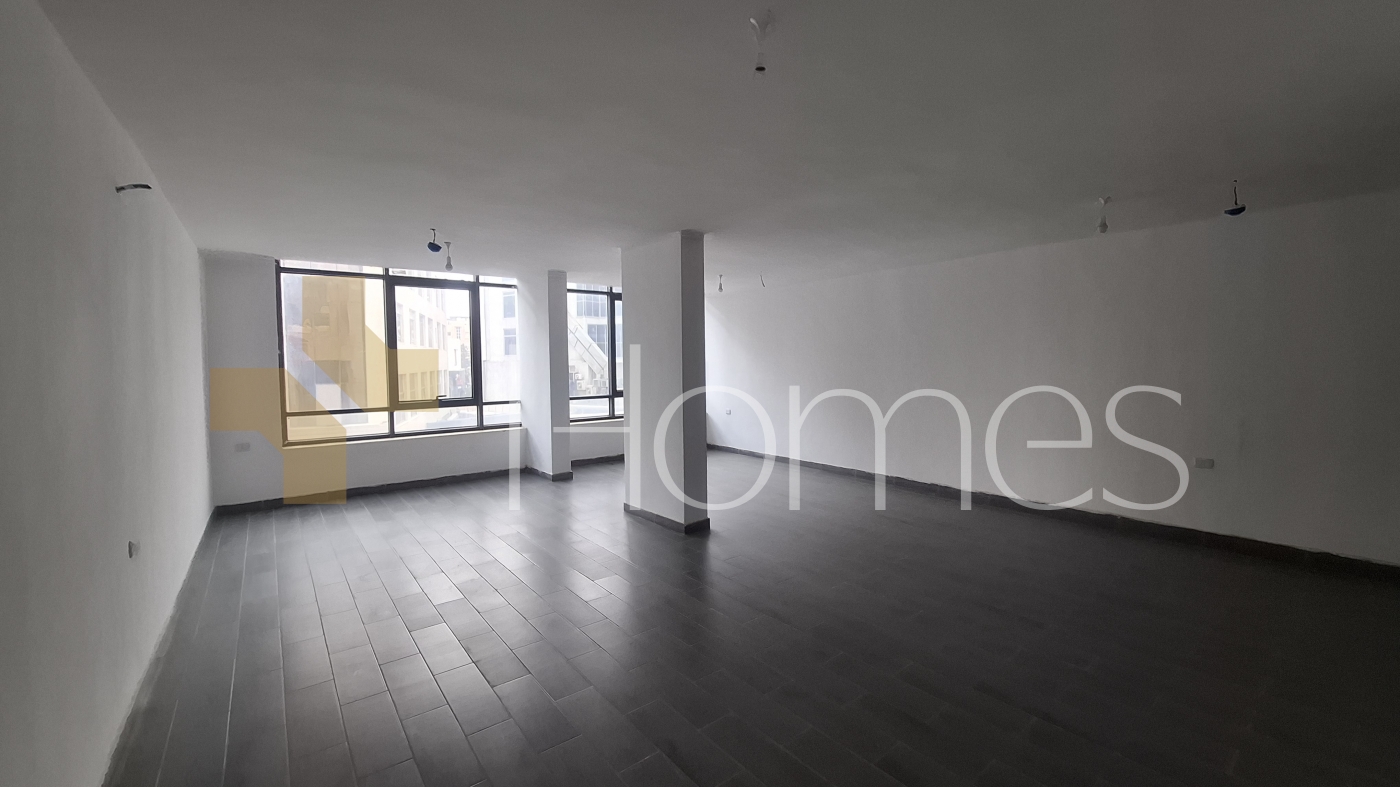 First floor office for sale in the 7th Circle, area 75m